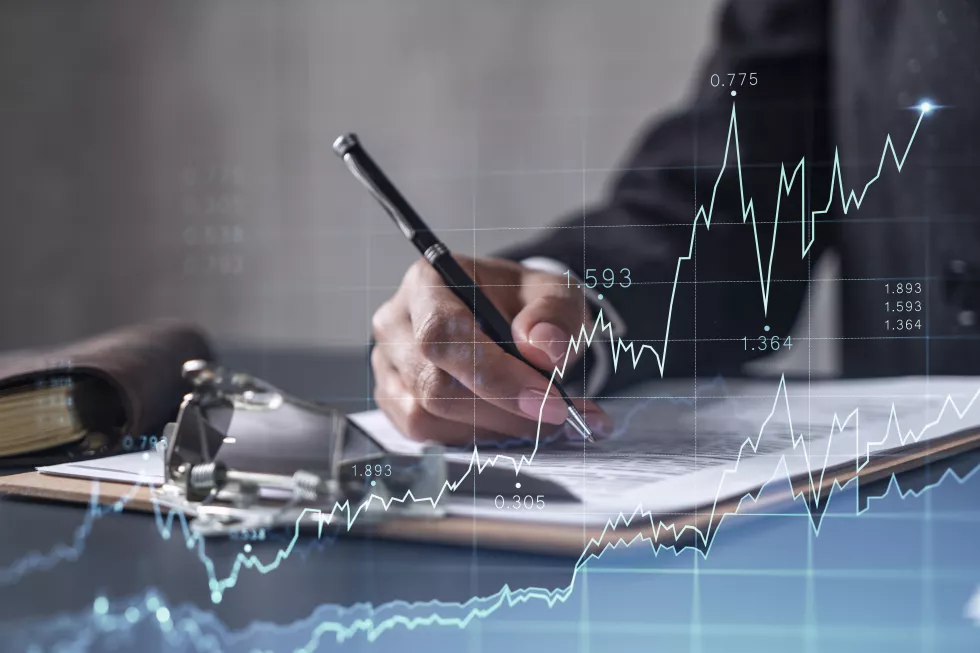 african-american-businesswoman-formal-wear-is-signing-contract-invest-money-stock-market-internet-trading-wealth-management-forex-financial-hologram-chart